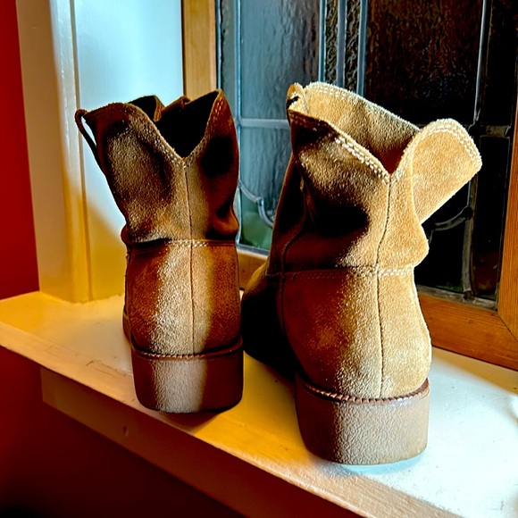 Lucky brand tan suede ankle boots size 9M - Picture 3 of 6